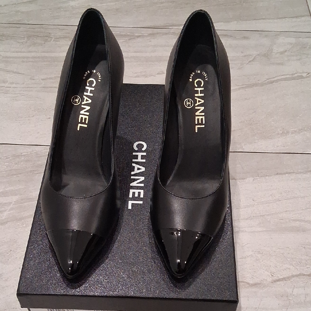 Chanel Black Patent Leather Heels - Picture 7 of 7
